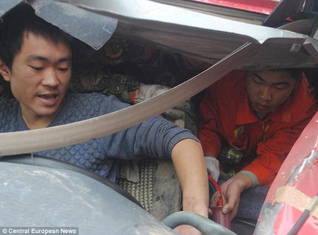 Injured truck driver refuses to be rescued until wife confirmed she'll always love him